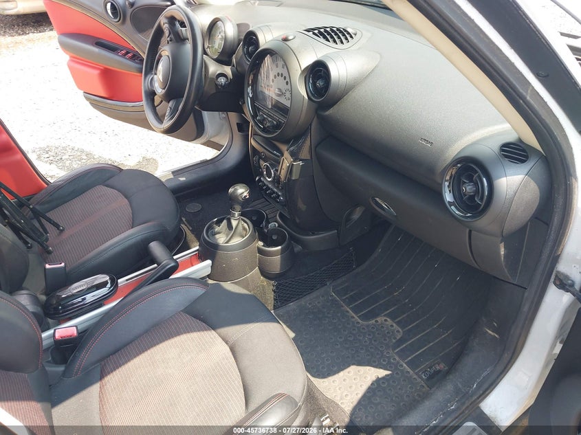 2013 Mini Countryman VIN WMWZC5C55DWP34927 IAAI salvage auction — NORMAL WEAR, Clear (New York), sold $475 on 2026-08-04 (photo 5)