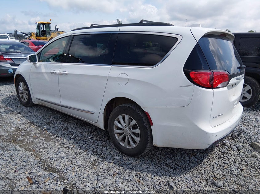 2017 Chrysler Pacifica VIN 2C4RC1BG0HR583296 IAAI salvage auction — RIGHT SIDE, Salvage (West Virginia), sold $1,800 on 2026-09-03 (photo 3)