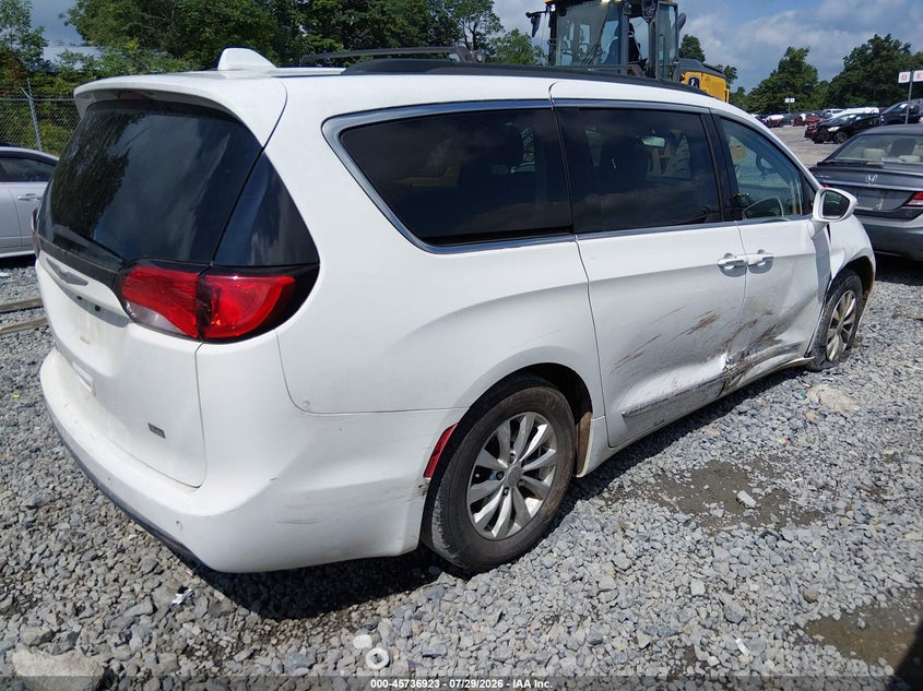 2017 Chrysler Pacifica VIN 2C4RC1BG0HR583296 IAAI salvage auction — RIGHT SIDE, Salvage (West Virginia), sold $1,800 on 2026-09-03 (photo 4)