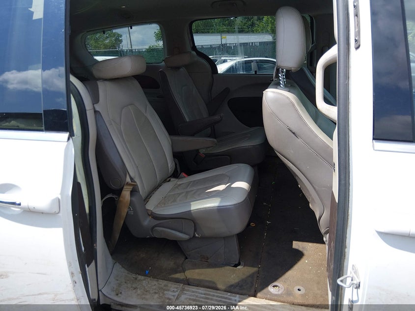 2017 Chrysler Pacifica VIN 2C4RC1BG0HR583296 IAAI salvage auction — RIGHT SIDE, Salvage (West Virginia), sold $1,800 on 2026-09-03 (photo 8)