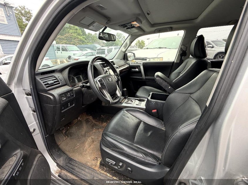 2017 Toyota 4runner VIN JTEBU5JRXH5431365 IAAI salvage auction — NORMAL WEAR, Clear (Montana), sold $10,925 on 2026-08-22 (photo 5)