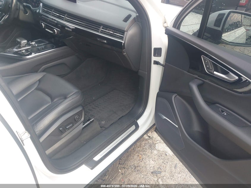 2019 Audi Q7 VIN WA1VABF70KD037283 IAAI salvage auction — REAR END, Salvage Title, sold $9,050 on 2026-08-26 (photo 5)