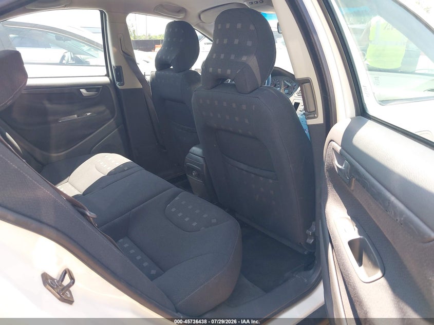 2003 Volvo S60 VIN YV1RS61T832267600 IAAI salvage auction — NORMAL WEAR, Original (Ohio), sold $300 on 2026-08-04 (photo 8)