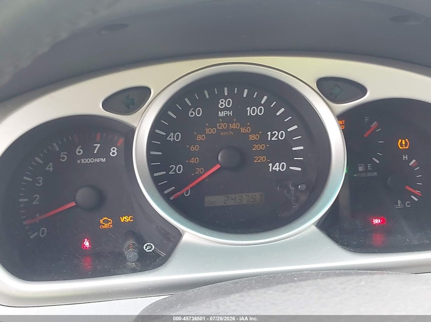 2004 Toyota Highlander VIN JTEEP21A440050034 IAAI salvage auction — NORMAL WEAR, Clear (Indiana), sold $200 on 2026-07-30 (photo 7)