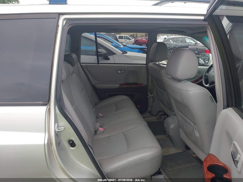 2004 Toyota Highlander VIN JTEEP21A440050034 IAAI salvage auction — NORMAL WEAR, Clear (Indiana), sold $200 on 2026-07-30 (photo 8)
