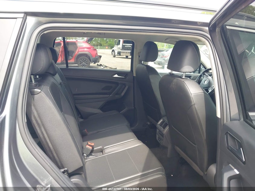 2018 Volkswagen Tiguan VIN 3VV3B7AX2JM129952 IAAI salvage auction — REAR END, Rebuildable (Florida), sold $4,650 on 2026-08-27 (photo 8)