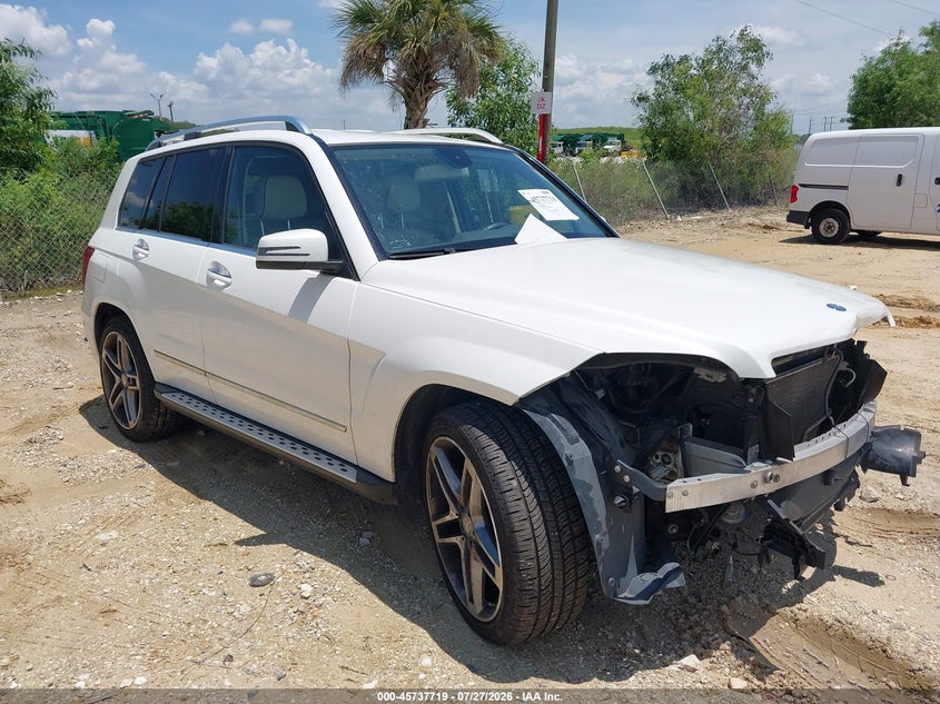 2013 Mercedes-benz Glk-klasse VIN WDCGG8JB9DG137048 IAAI salvage auction — FRONT END, Salvage Title, sold $3,900 on 2026-08-18 (photo 1)
