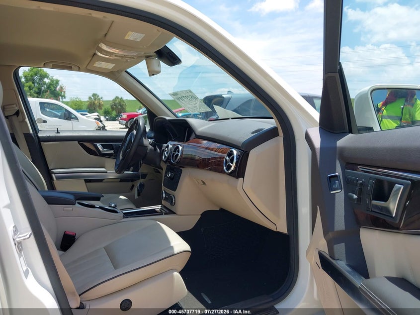2013 Mercedes-benz Glk-klasse VIN WDCGG8JB9DG137048 IAAI salvage auction — FRONT END, Salvage Title, sold $3,900 on 2026-08-18 (photo 5)