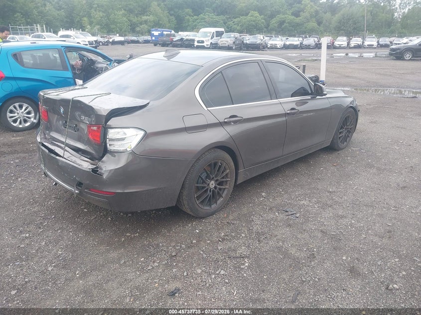 2014 BMW 3er VIN WBA3B5C50EP544246 IAAI salvage auction — REAR END, Salvage (Idaho), sold $1,500 on 2026-08-19 (photo 4)