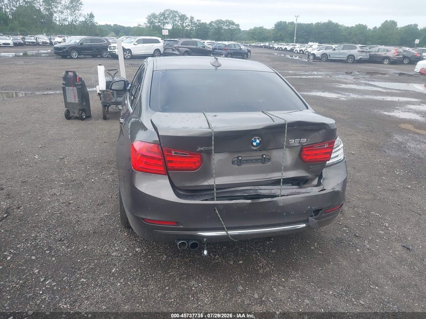 2014 BMW 3er VIN WBA3B5C50EP544246 IAAI salvage auction — REAR END, Salvage (Idaho), sold $1,500 on 2026-08-19 (photo 6)