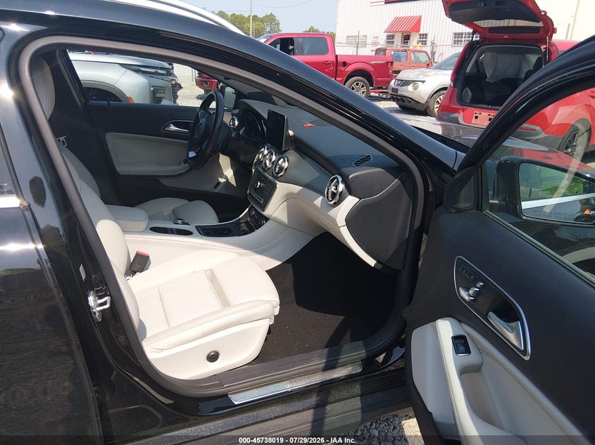 2018 Mercedes-benz Gla-class VIN WDCTG4EB6JJ369252 IAAI salvage auction — NORMAL WEAR, Clear (California), sold $5,600 on 2026-08-14 (photo 5)