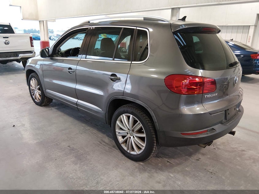 2012 Volkswagen Tiguan VIN WVGAV7AX7CW000696 IAAI salvage auction — VANDALISM, Salvage Title, sold $225 on 2026-08-19 (photo 3)