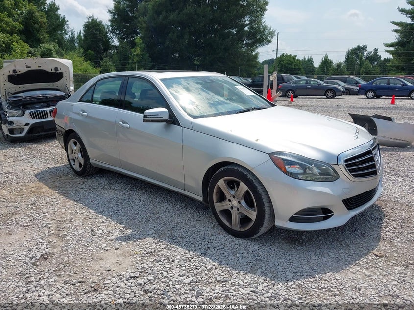 2014 Mercedes-benz E-klasse VIN WDDHF5KB2EA865119 IAAI salvage auction — REAR END, Salvage Title, sold $2,350 on 2026-08-16 (photo 1)
