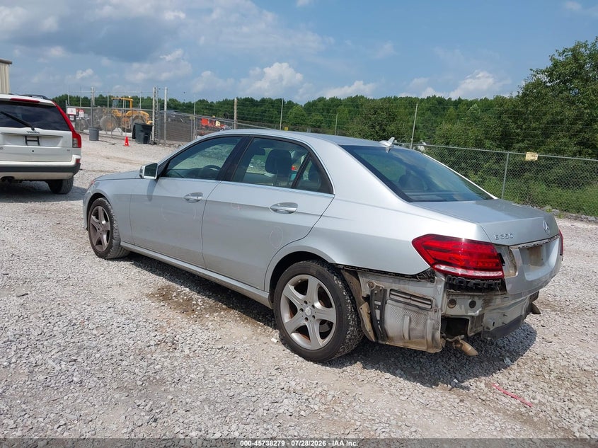 2014 Mercedes-benz E-klasse VIN WDDHF5KB2EA865119 IAAI salvage auction — REAR END, Salvage Title, sold $2,350 on 2026-08-16 (photo 3)