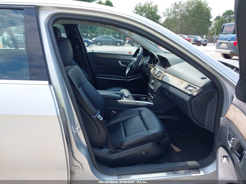 2014 Mercedes-benz E-klasse VIN WDDHF5KB2EA865119 IAAI salvage auction — REAR END, Salvage Title, sold $2,350 on 2026-08-16 (photo 5)