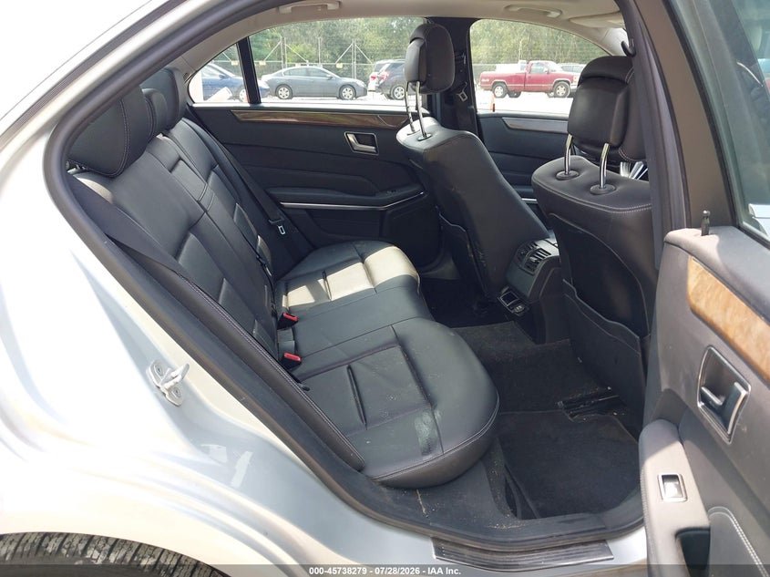 2014 Mercedes-benz E-klasse VIN WDDHF5KB2EA865119 IAAI salvage auction — REAR END, Salvage Title, sold $2,350 on 2026-08-16 (photo 8)