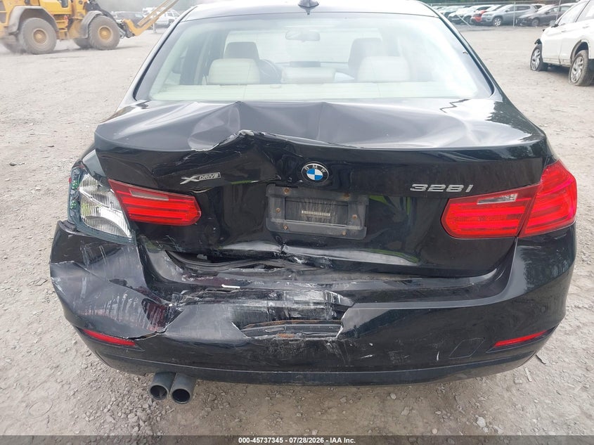2013 BMW 3er VIN WBA3B5G58DNS02659 IAAI salvage auction — REAR END, Salvage Title, sold $575 on 2026-08-18 (photo 6)