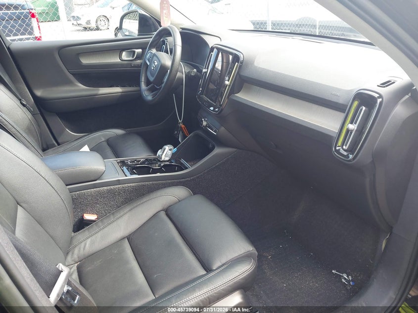 2022 Volvo Xc40 VIN YV4162UL0N2757010 IAAI salvage auction — FRONT & REAR, Salvage Title, sold $9,600 on 2026-09-26 (photo 5)