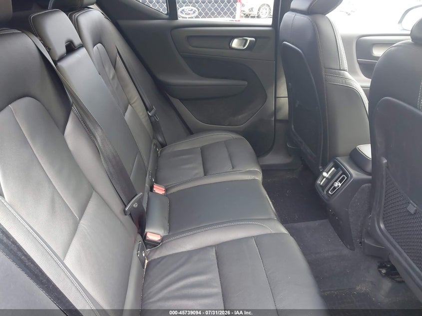 2022 Volvo Xc40 VIN YV4162UL0N2757010 IAAI salvage auction — FRONT & REAR, Salvage Title, sold $9,600 on 2026-09-26 (photo 8)