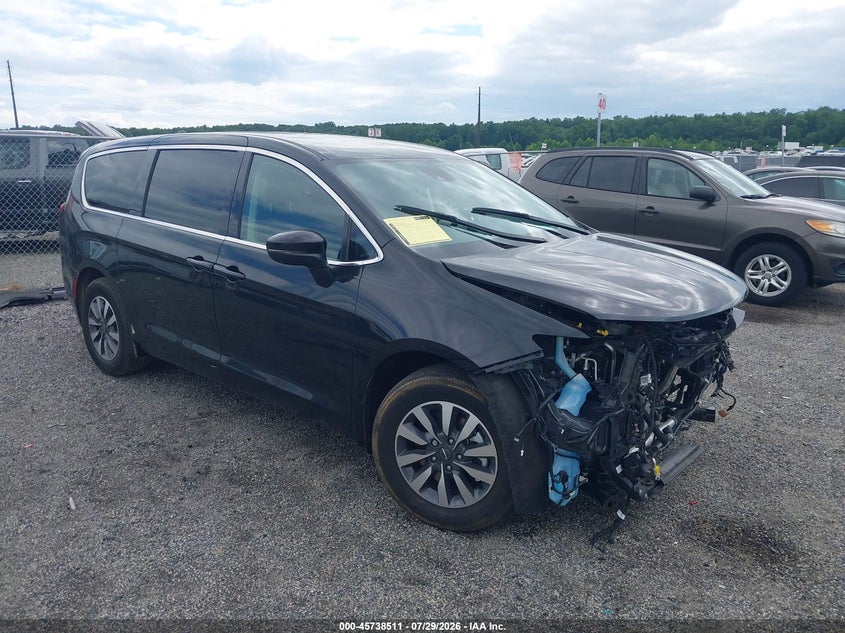 2023 Chrysler Pacifica VIN 2C4RC1L74PR604261 — IAAI salvage auction photo