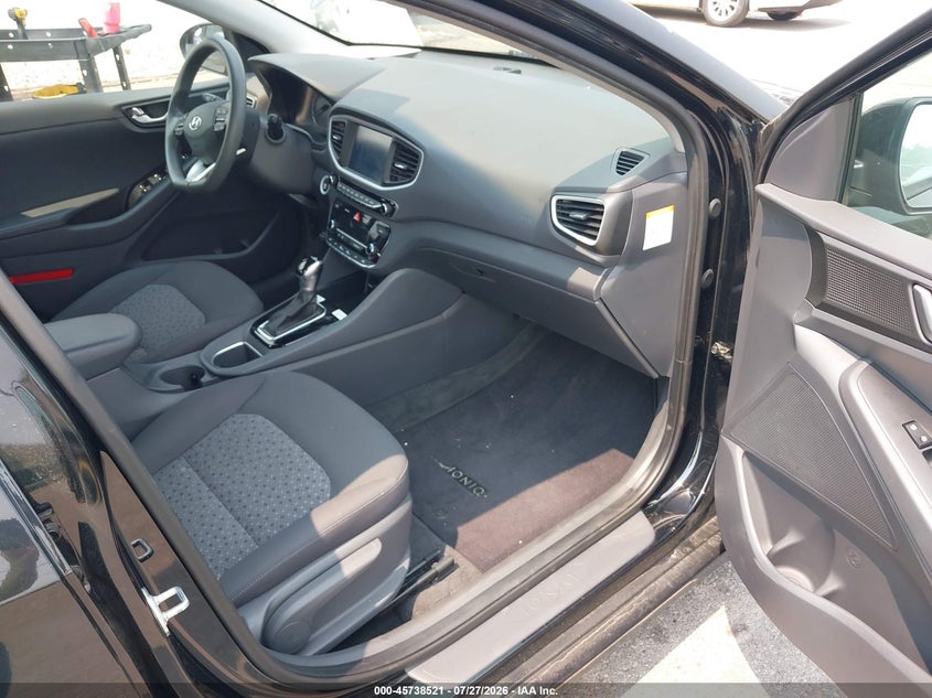 2018 Hyundai Ioniq hybrid VIN KMHC65LC5JU076575 IAAI salvage auction — NORMAL WEAR, Sf97 (New York), sold $7,650 on 2026-08-20 (photo 5)