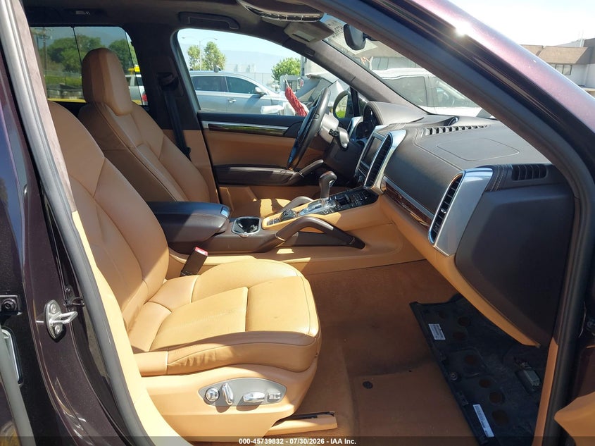 2012 Porsche Cayenne VIN WP1AC2A21CLA83401 IAAI salvage auction — SIDE, Salvage Title, sold $3,450 on 2026-08-12 (photo 5)