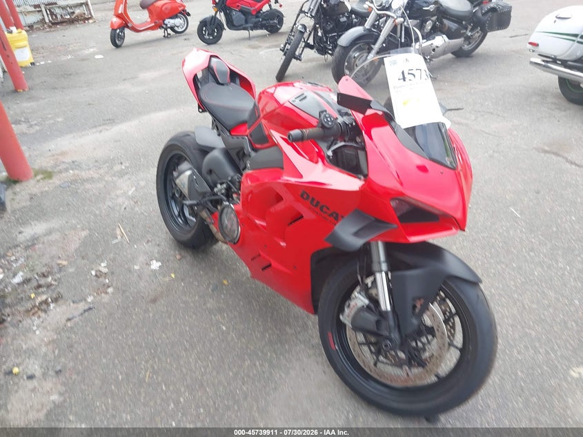 2024 Ducati Panigale VIN ZDMDAGWW1RB009959 IAAI salvage auction — LEFT SIDE, Salvage Title, sold $9,925 on 2026-08-18 (photo 1)