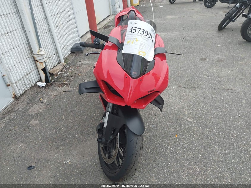 2024 Ducati Panigale VIN ZDMDAGWW1RB009959 IAAI salvage auction — LEFT SIDE, Salvage Title, sold $9,925 on 2026-08-18 (photo 5)