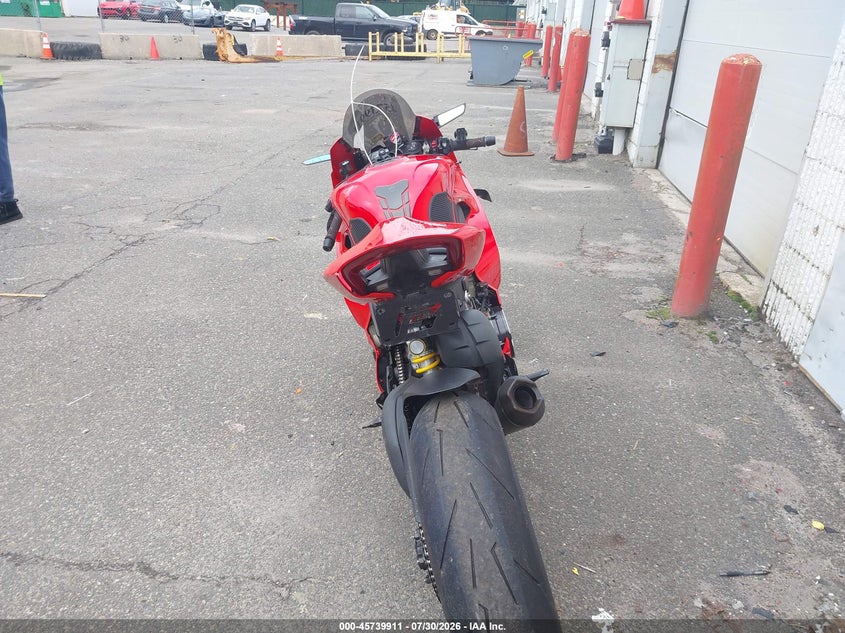 2024 Ducati Panigale VIN ZDMDAGWW1RB009959 IAAI salvage auction — LEFT SIDE, Salvage Title, sold $9,925 on 2026-08-18 (photo 6)