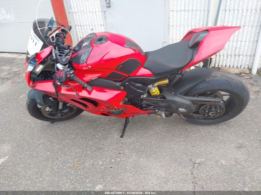 2024 Ducati Panigale VIN ZDMDAGWW1RB009959 IAAI salvage auction — LEFT SIDE, Salvage Title, sold $9,925 on 2026-08-18 (photo 9)
