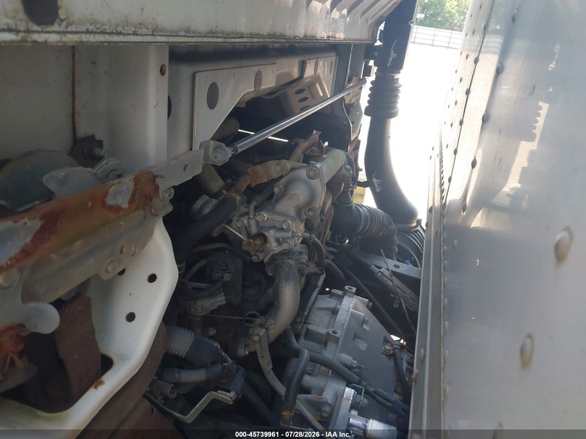 2011 Isuzu Npr VIN JALB4W172B7401408 IAAI salvage auction — NORMAL WEAR, Clear (Tennessee), sold $10,500 on 2026-08-15 (photo 9)