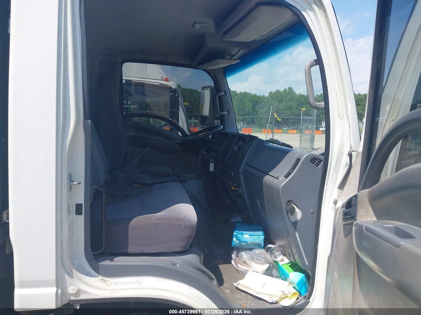 2011 Isuzu Npr VIN JALB4W172B7401408 IAAI salvage auction — NORMAL WEAR, Clear (Tennessee), sold $10,500 on 2026-08-15 (photo 7)