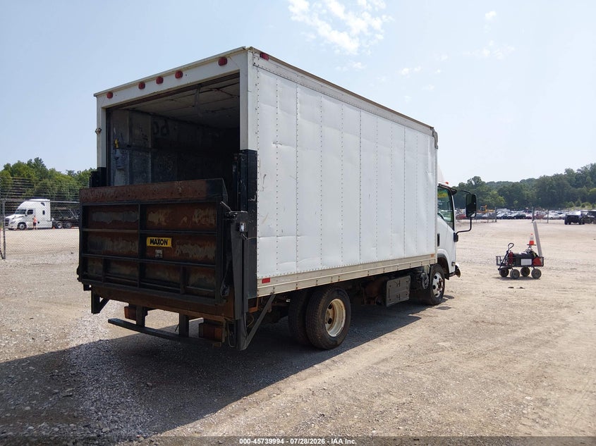 2011 Isuzu Npr VIN JALB4W171B7401125 IAAI salvage auction — RIGHT FRONT, Clear (Tennessee), sold $10,500 on 2026-08-15 (photo 4)