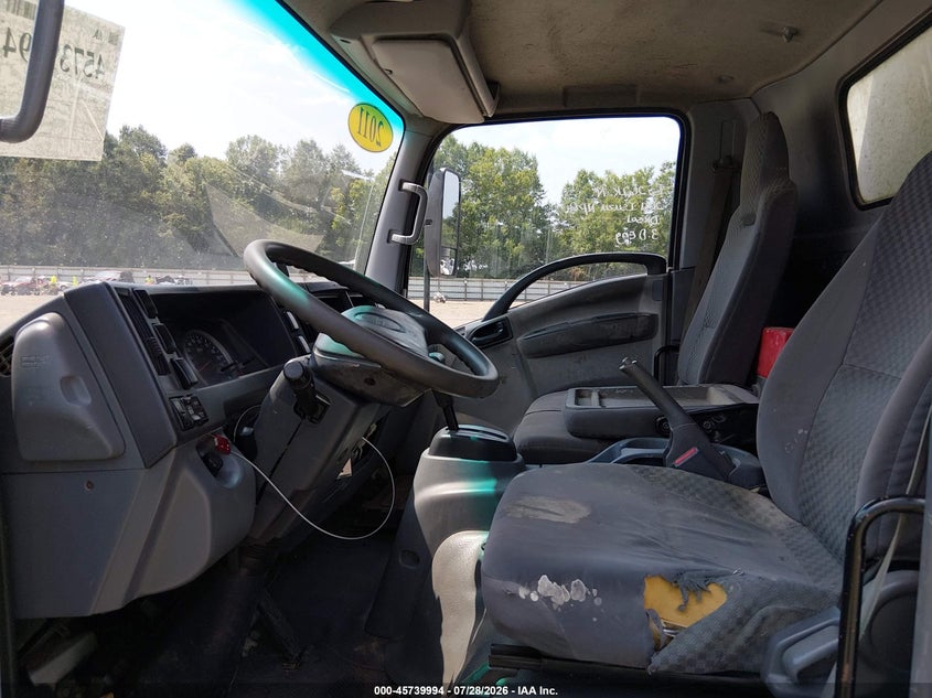 2011 Isuzu Npr VIN JALB4W171B7401125 IAAI salvage auction — RIGHT FRONT, Clear (Tennessee), sold $10,500 on 2026-08-15 (photo 7)