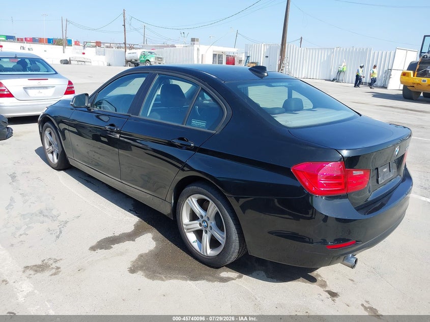 2015 BMW 3 series VIN WBA3B1C53FK136413 IAAI salvage auction — NORMAL WEAR, Clear - Dealer Only (California), sold $425 on 2026-08-07 (photo 3)