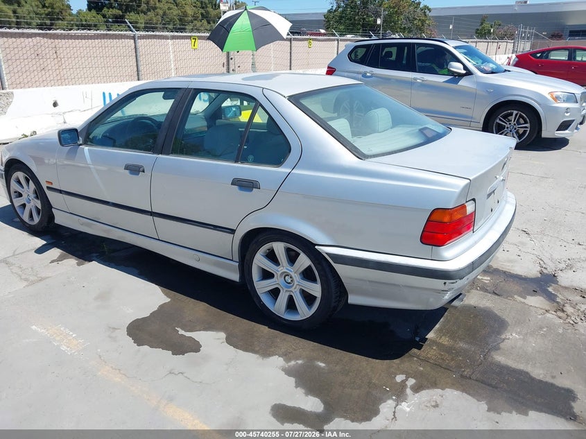 1998 BMW 3 series VIN WBACD4326WAV64600 IAAI salvage auction — NORMAL WEAR, Clear - Dealer Only (California), sold $725 on 2026-08-03 (photo 3)