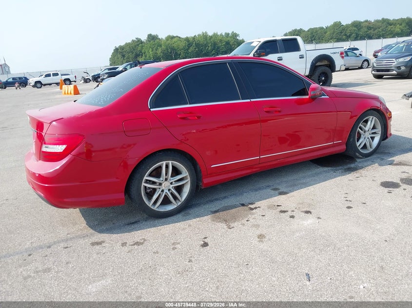 2014 Mercedes-benz C-klasse VIN WDDGF4HB5ER312043 IAAI salvage auction — NORMAL WEAR, Clear (Indiana), sold $25 on 2026-08-08 (photo 4)