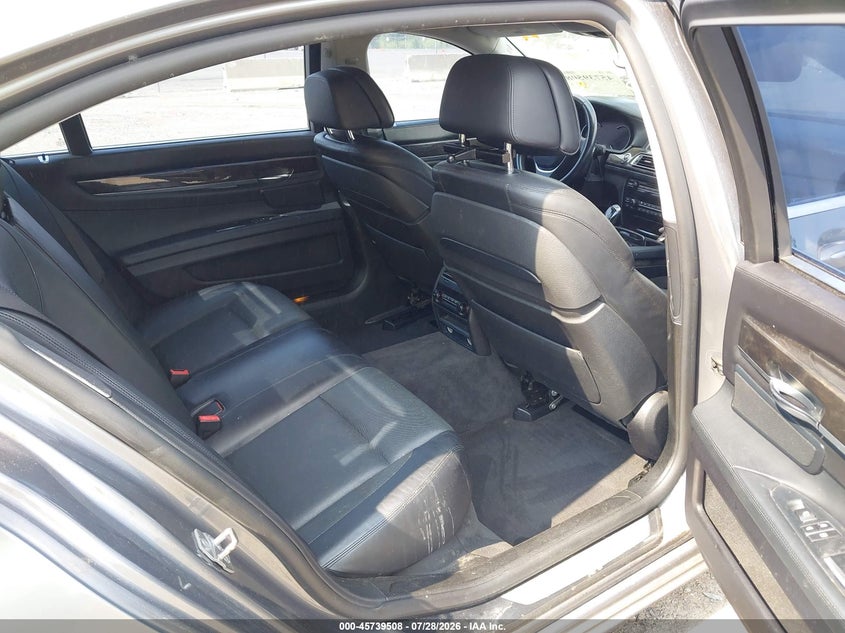 2014 BMW 7er VIN WBAYE8C55ED134882 IAAI salvage auction — NORMAL WEAR, Clear (Florida), sold $1,150 on 2026-08-04 (photo 8)