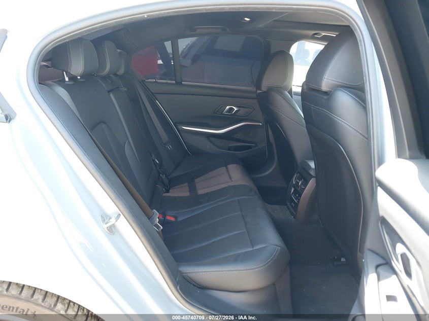 2024 BMW 3er VIN 3MW49FS05R8E83105 IAAI salvage auction — LEFT SIDE, Salvage Title, sold $22,450 on 2026-08-19 (photo 8)