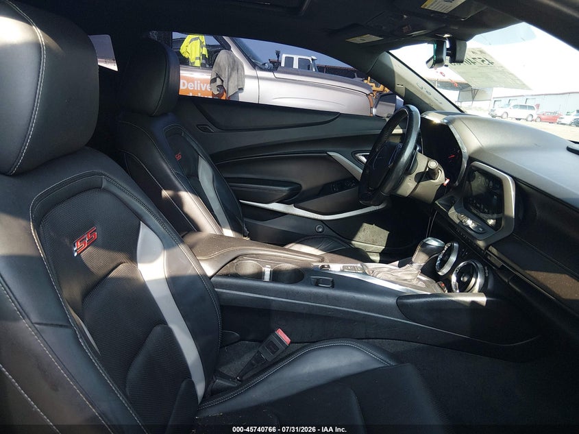 2018 Chevrolet Camaro VIN 1G1FF1R72J0105373 IAAI salvage auction — SIDE, Salvage Title, sold $9,000 on 2026-09-23 (photo 5)