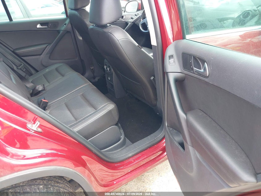 2013 Volkswagen Tiguan VIN WVGBV3AX0DW113579 IAAI salvage auction — NORMAL WEAR, Clear (Washington), sold $425 on 2026-08-05 (photo 8)