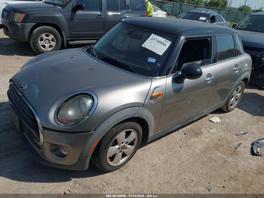 2016 Mini Hard top VIN WMWXU1C58G2E16716 IAAI salvage auction — NORMAL WEAR, Wait Title, sold $600 on 2026-08-06 (photo 2)