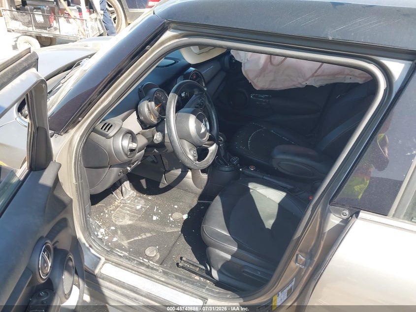 2016 Mini Hard top VIN WMWXU1C58G2E16716 IAAI salvage auction — NORMAL WEAR, Wait Title, sold $600 on 2026-08-06 (photo 5)