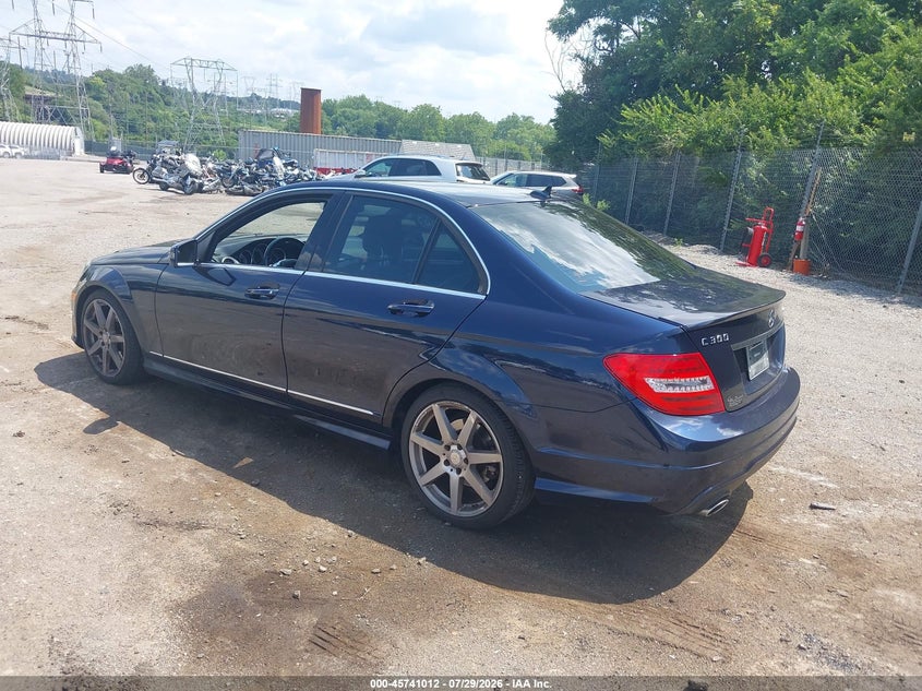 2014 Mercedes-benz C-klasse VIN WDDGF8AB6EA964914 IAAI salvage auction — UNKNOWN, Salvage Title, sold $1,500 on 2026-08-16 (photo 3)