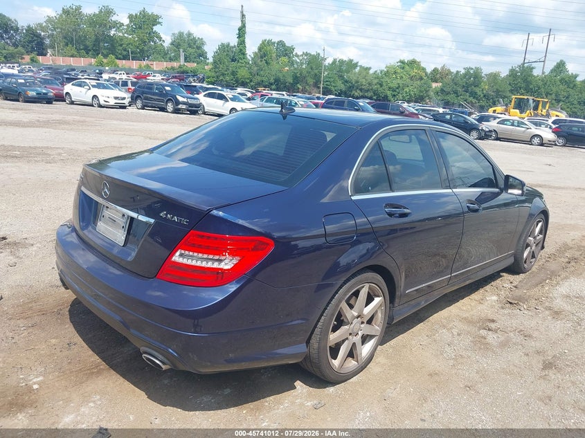 2014 Mercedes-benz C-klasse VIN WDDGF8AB6EA964914 IAAI salvage auction — UNKNOWN, Salvage Title, sold $1,500 on 2026-08-16 (photo 4)