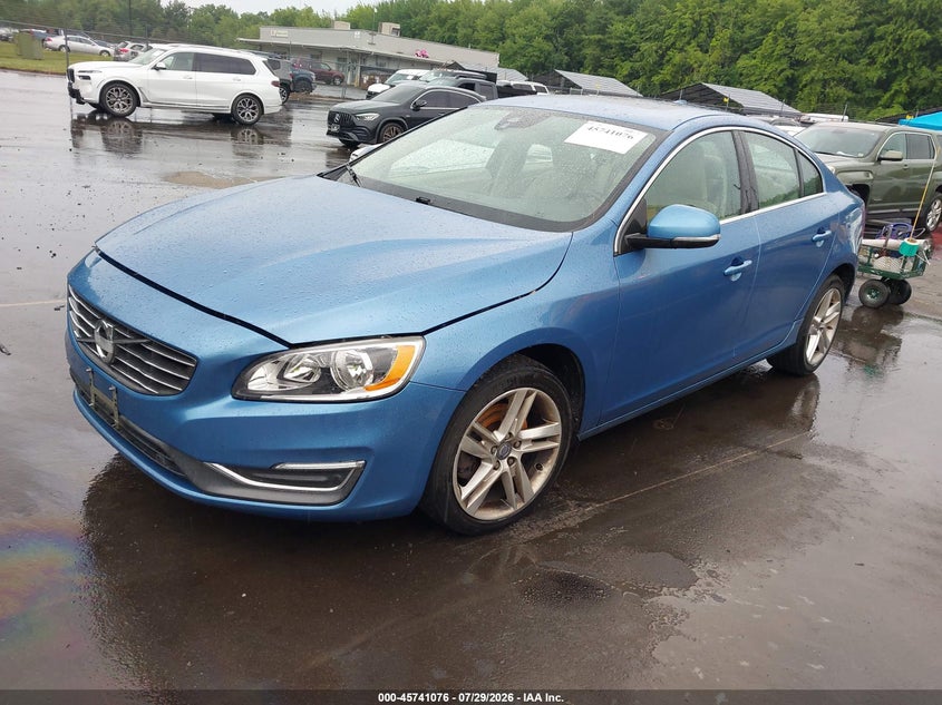 2015 Volvo S60 VIN YV126MFD6F2301937 IAAI salvage auction — NORMAL WEAR, Clear (Connecticut), sold $700 on 2026-08-20 (photo 2)