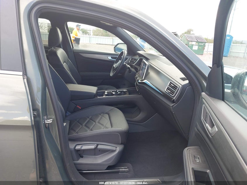 2026 Volkswagen Atlas cross sport VIN 1V2HC2CA8TC217971 IAAI salvage auction — REAR END, Salvage Title, sold $19,350 on 2026-08-19 (photo 5)