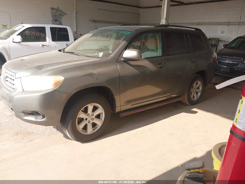 2008 Toyota Highlander VIN JTEDS41A982008894 IAAI salvage auction — NORMAL WEAR, Clear (Minnesota), sold $825 on 2026-08-02 (photo 2)