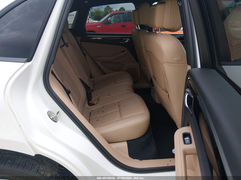 2022 Porsche Macan VIN WP1AA2A54NLB10626 IAAI salvage auction — REAR END, Salvage Title, sold $13,950 on 2026-09-09 (photo 8)
