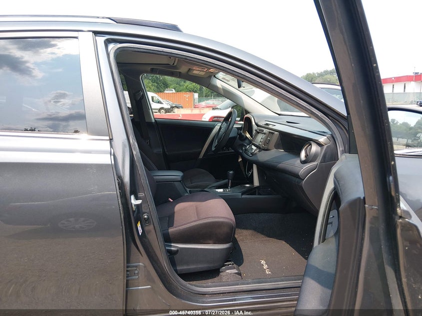 2013 Toyota Rav 4 VIN JTMRFREV6DD003286 IAAI salvage auction — NORMAL WEAR, Clear (Maryland), sold $2,750 on 2026-07-30 (photo 5)